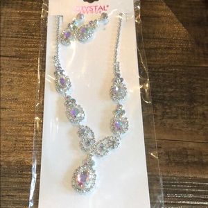 Crystal necklace 🌸🌸3for$10